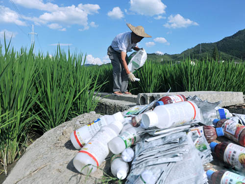 安徽農(nóng)村開展有毒有害垃圾回收工作，成果喜人